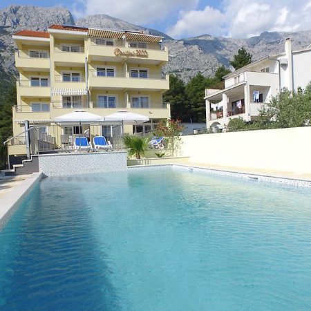 Dorijini Dvori Bed and Breakfast Baška Voda Exteriör bild