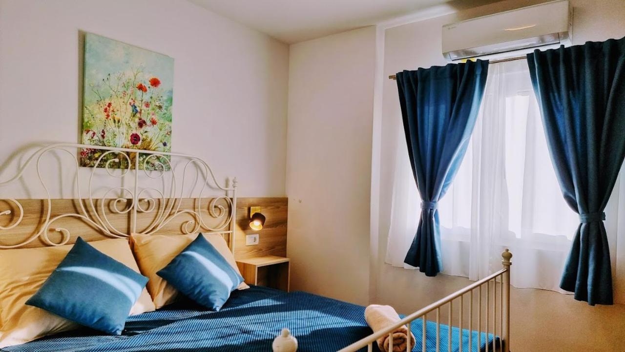 Dorijini Dvori Bed and Breakfast Baška Voda Exteriör bild