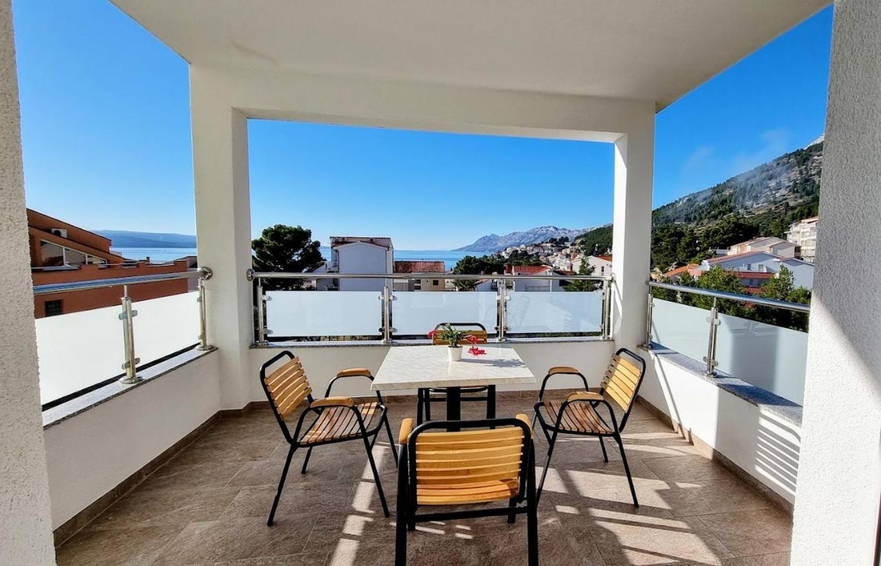 Dorijini Dvori Bed and Breakfast Baška Voda Exteriör bild