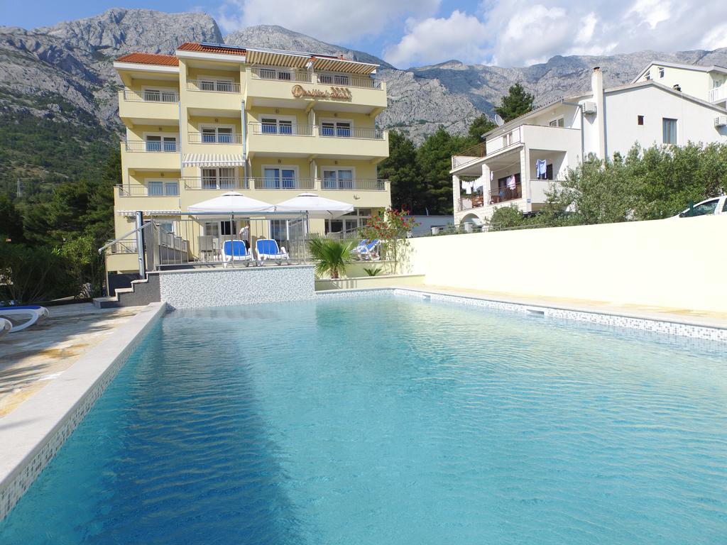 Dorijini Dvori Bed and Breakfast Baška Voda Exteriör bild