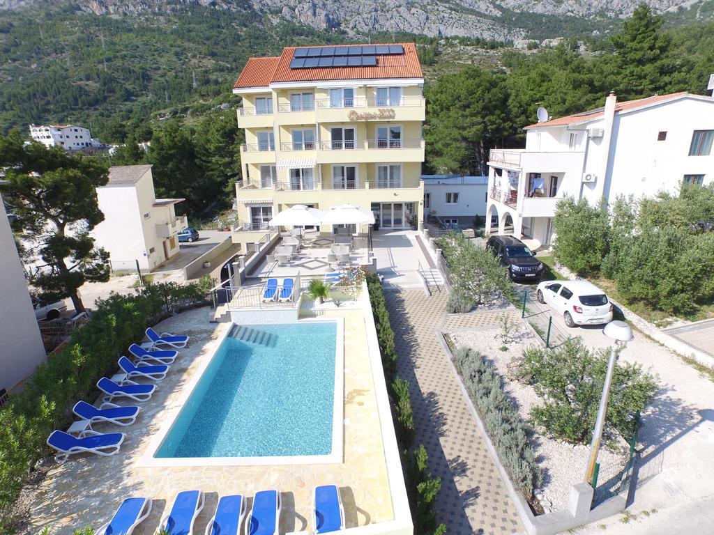 Dorijini Dvori Bed and Breakfast Baška Voda Exteriör bild