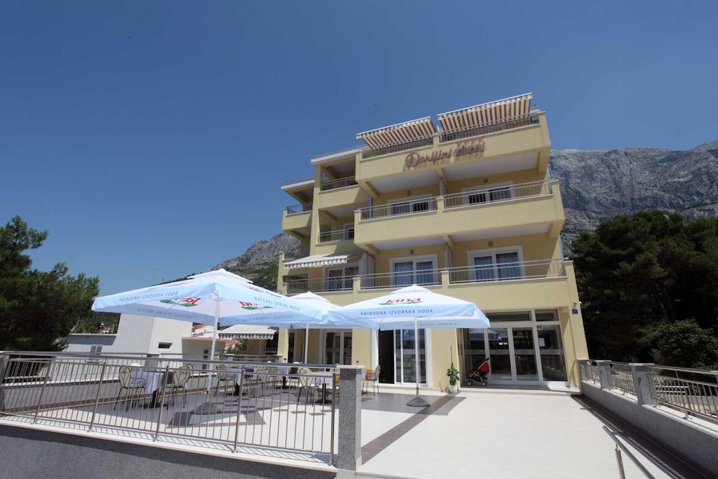 Dorijini Dvori Bed and Breakfast Baška Voda Exteriör bild