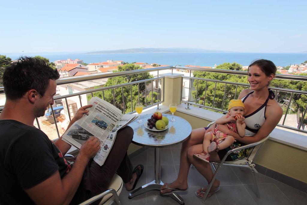 Dorijini Dvori Bed and Breakfast Baška Voda Exteriör bild