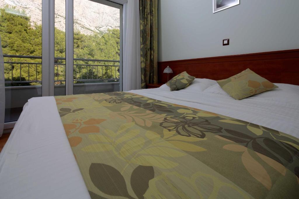 Dorijini Dvori Bed and Breakfast Baška Voda Exteriör bild