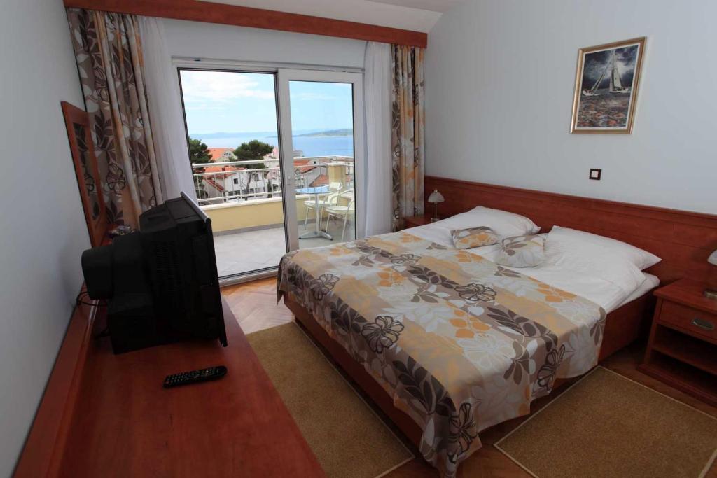 Dorijini Dvori Bed and Breakfast Baška Voda Exteriör bild