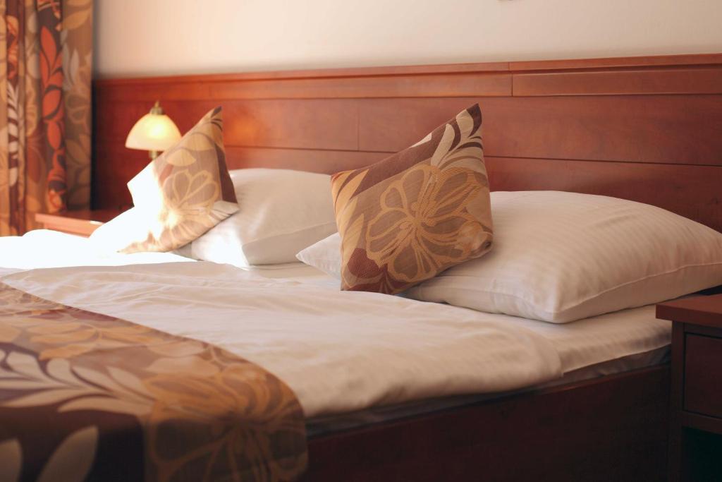 Dorijini Dvori Bed and Breakfast Baška Voda Exteriör bild