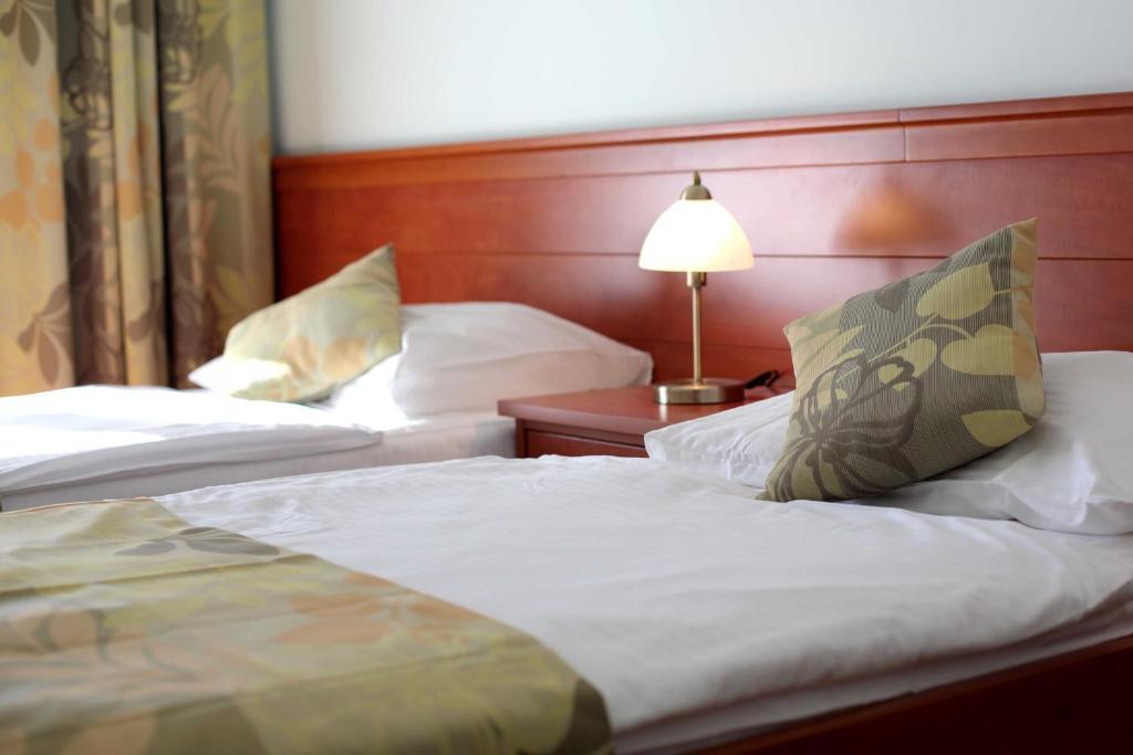 Dorijini Dvori Bed and Breakfast Baška Voda Exteriör bild