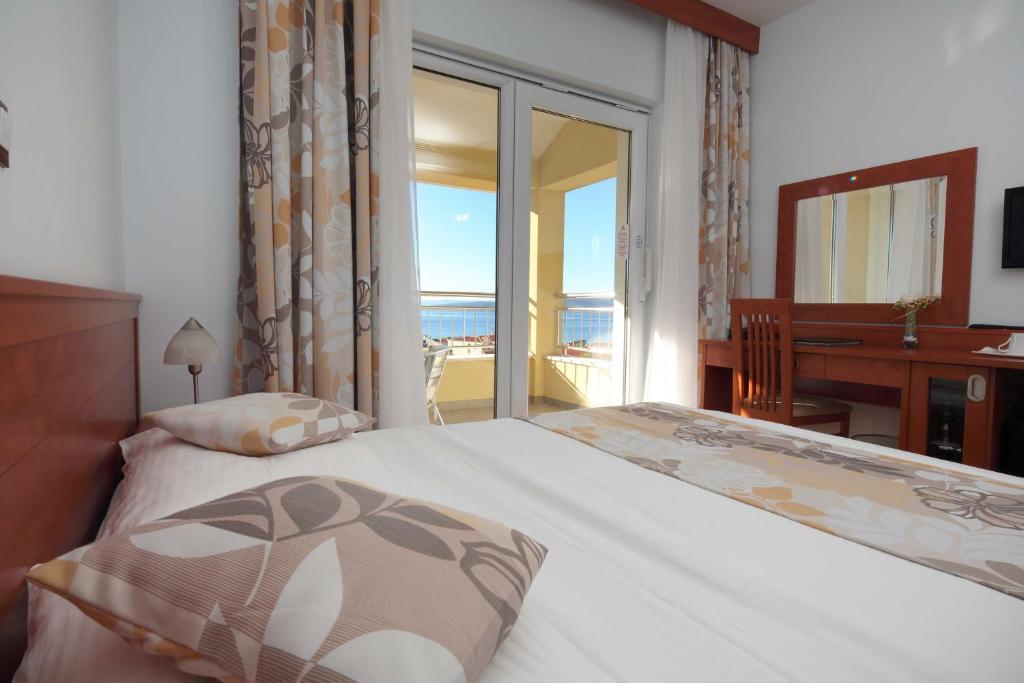 Dorijini Dvori Bed and Breakfast Baška Voda Exteriör bild