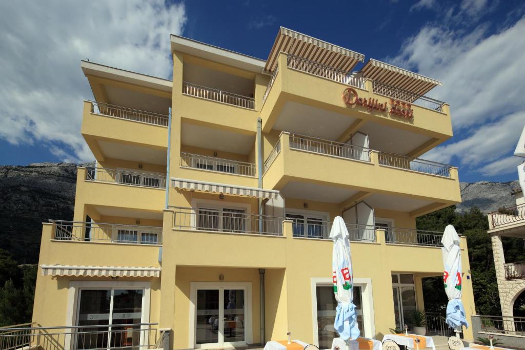 Dorijini Dvori Bed and Breakfast Baška Voda Exteriör bild